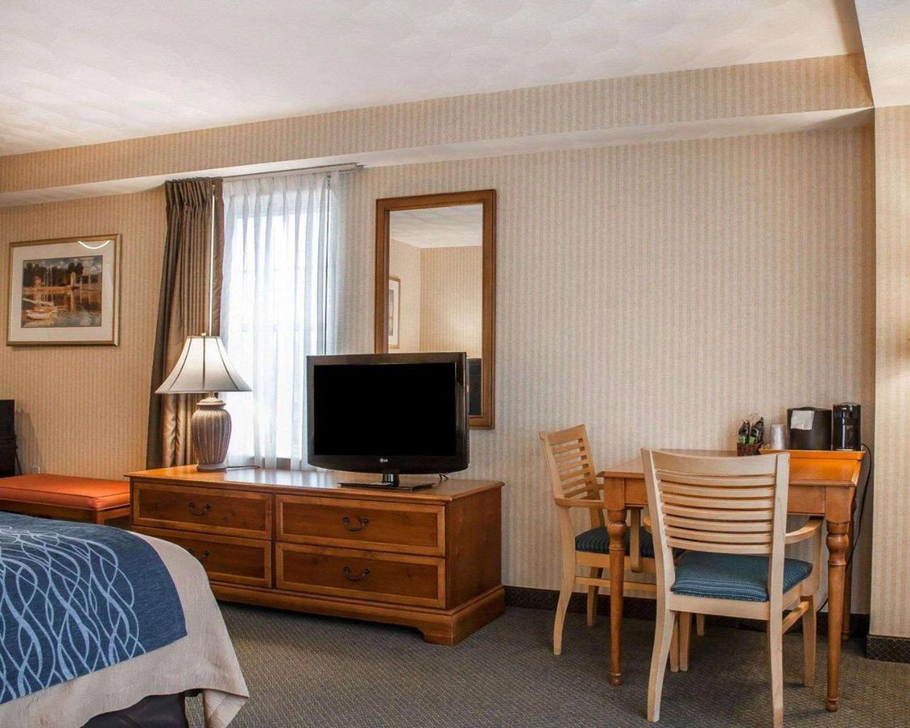 Comfort Inn At Newport Beach Middletown Buitenkant foto