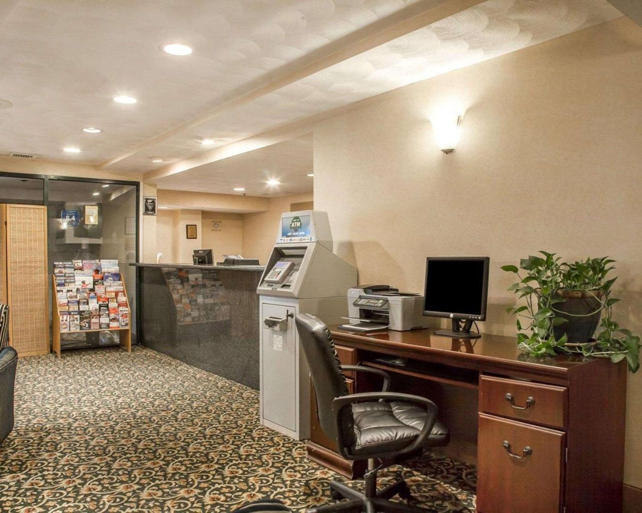 Comfort Inn At Newport Beach Middletown Buitenkant foto