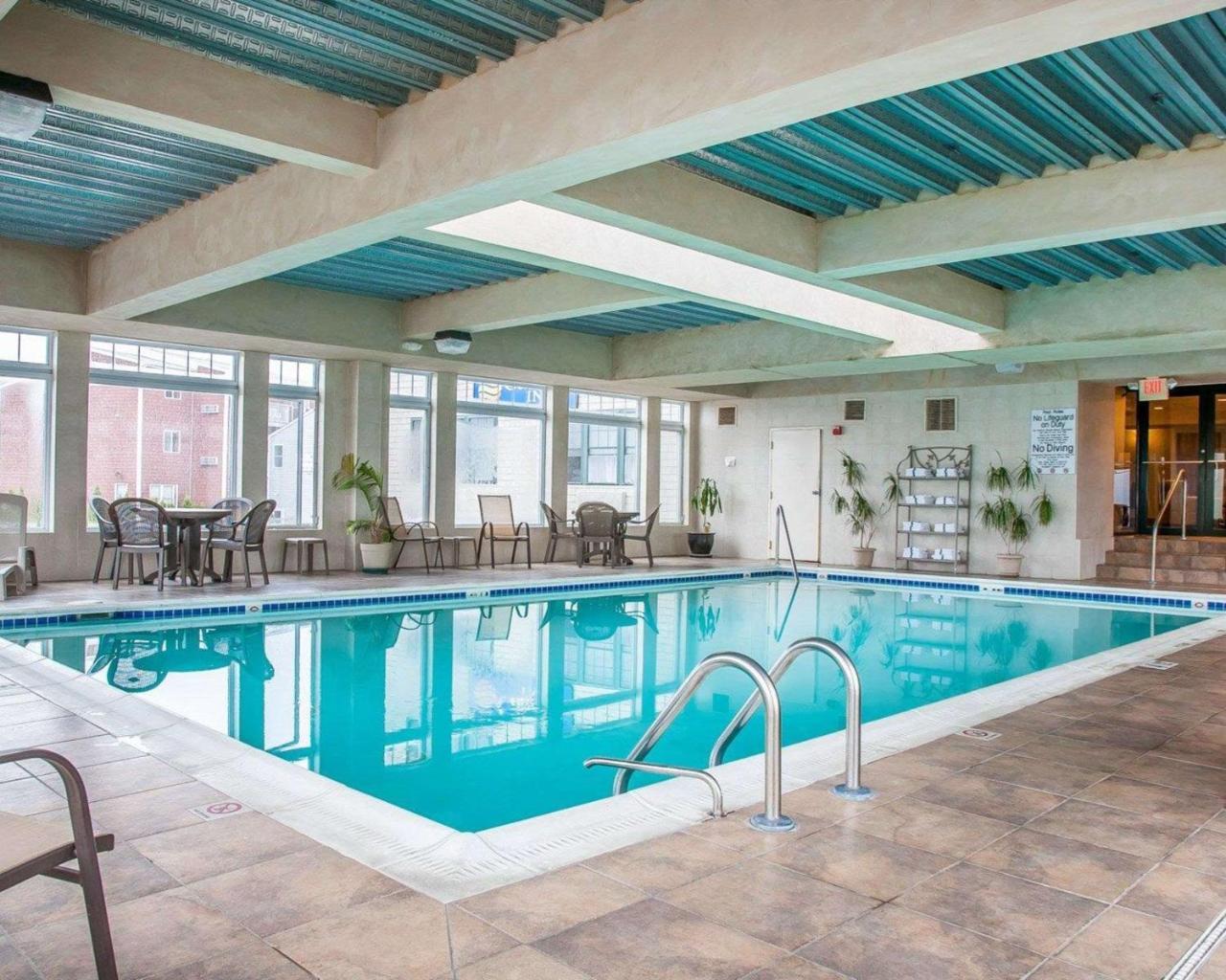 Comfort Inn At Newport Beach Middletown Buitenkant foto