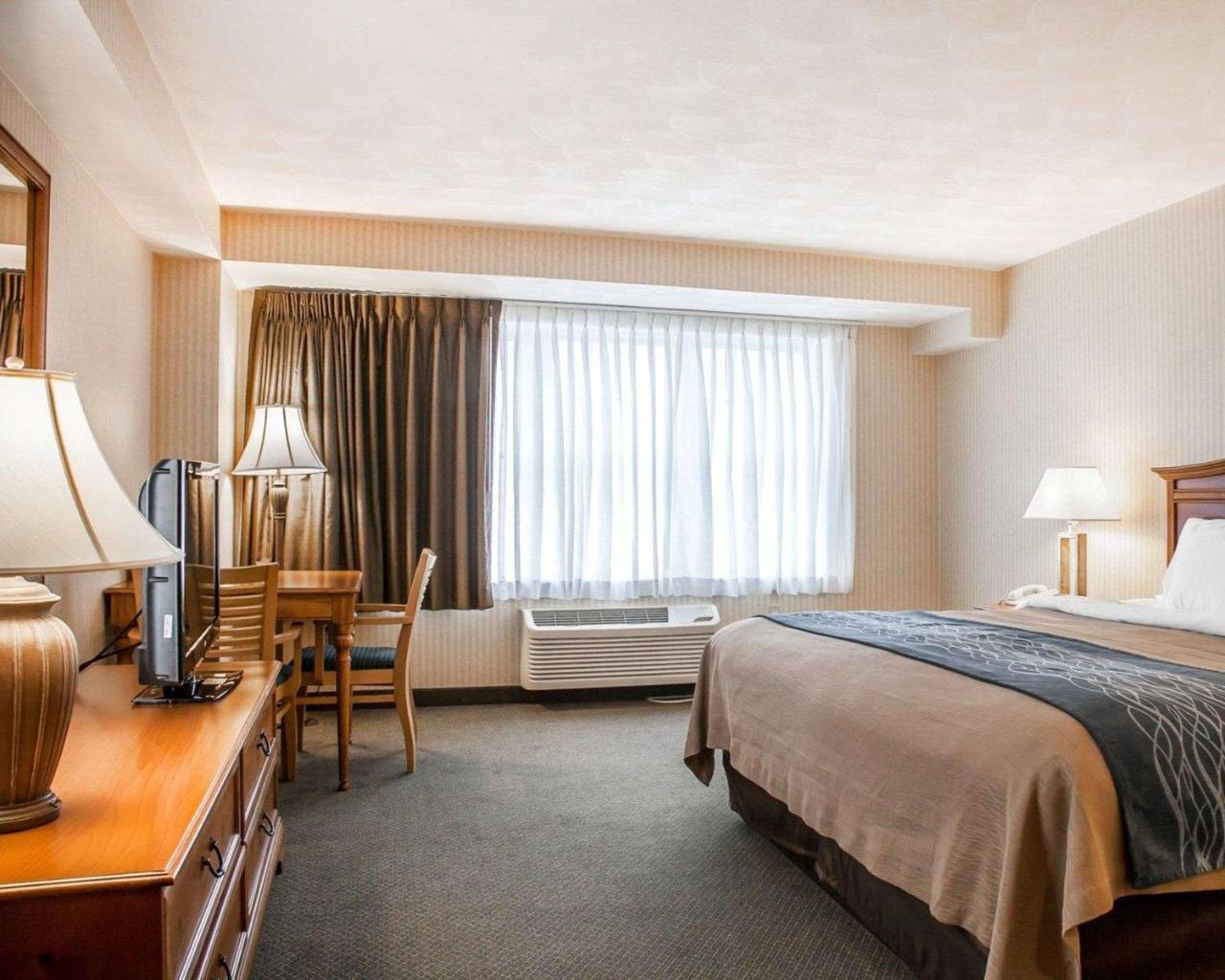 Comfort Inn At Newport Beach Middletown Buitenkant foto