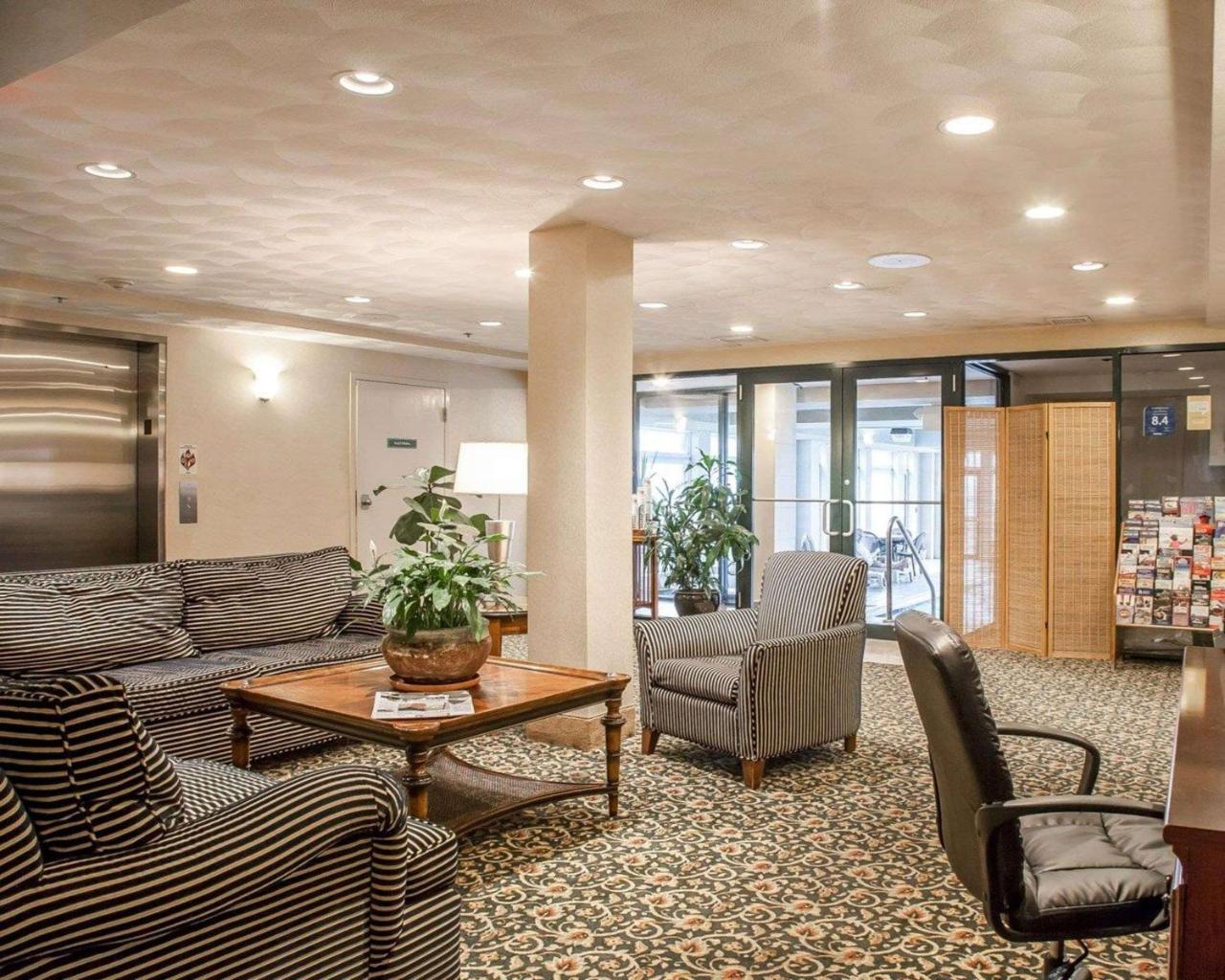Comfort Inn At Newport Beach Middletown Buitenkant foto